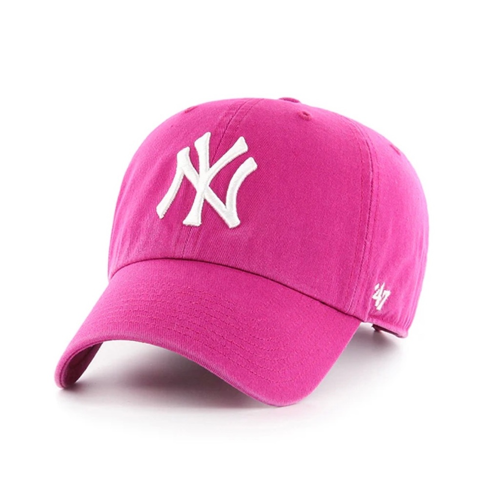 NY Yankees pink baseball hat
